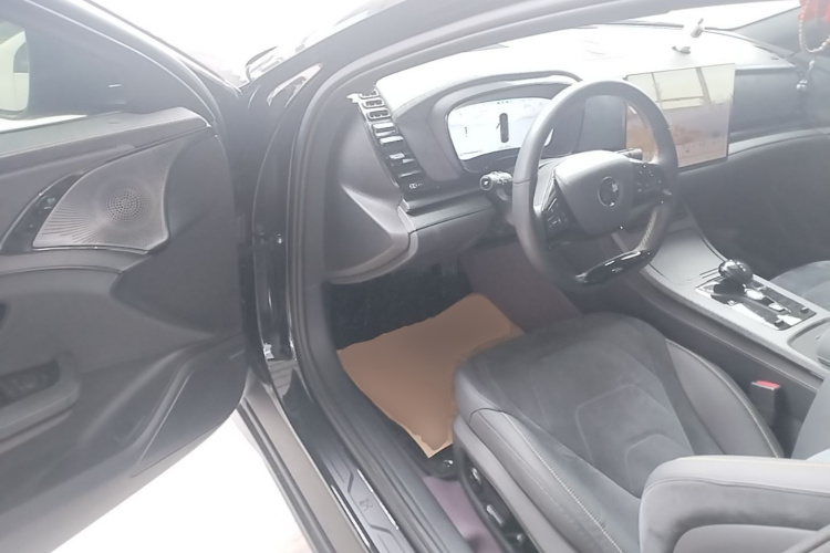 BYD Han 2024 car image #16