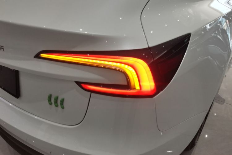 Tesla Model 3 2024 #8 Tesla Model 3 2024 car image #8