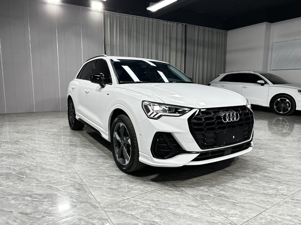Audi Q3 2022 car image 