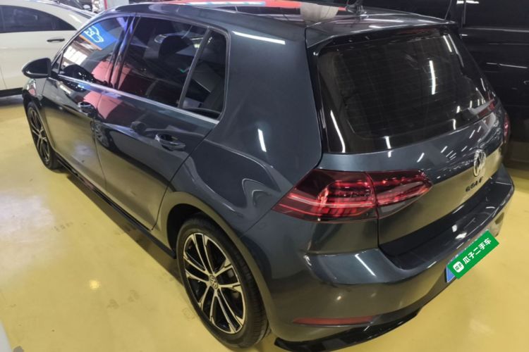 Volkswagen Golf 2020 car image #5
