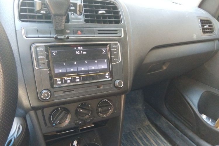 Volkswagen Polo 2016 #17 Volkswagen Polo 2016 car image #17