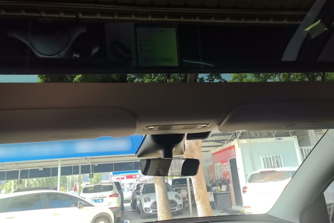 Tesla Model Y 2023 immagine di auto #14