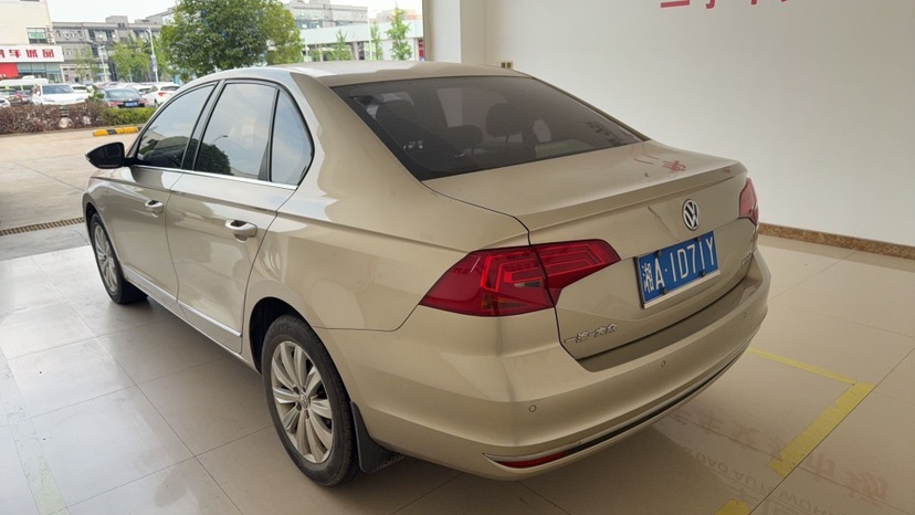 Volkswagen Bora 2016 car image #6