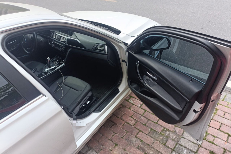BMW 3 Series 2017 #27 BMW 3 Series 2017 car image #27