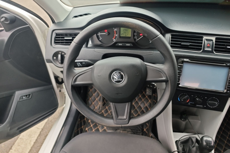 Skoda Rapid 2016 #11 Skoda Rapid 2016 image de voiture #11