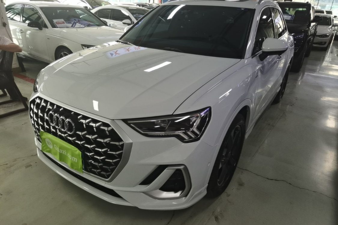Audi Q3 2024 car image 