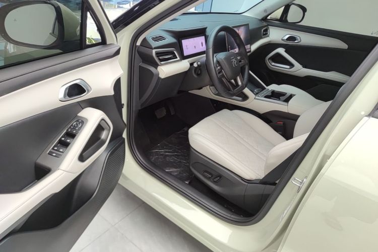 BYD YuanUP 2025 #16 BYD YuanUP 2025 car image #16