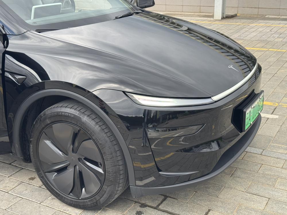 Tesla Model Y 2025 #20 Tesla Model Y 2025 immagine di auto #20