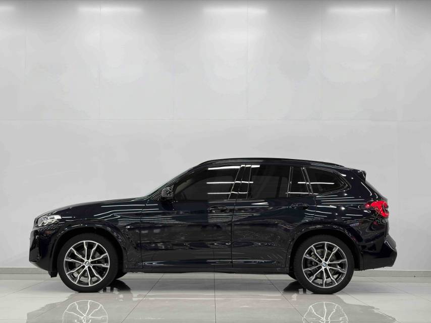 BMW X3 2022 car image #9