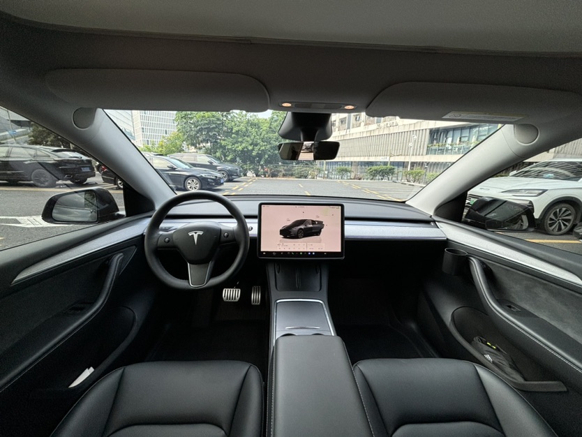 Tesla Model Y 2024 immagine di auto #5