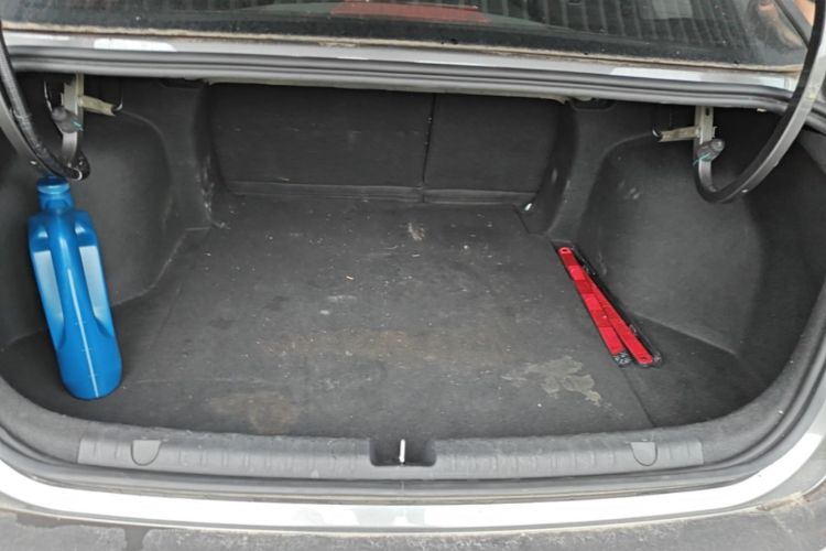 GEELY Emgrand 2021 car image #19