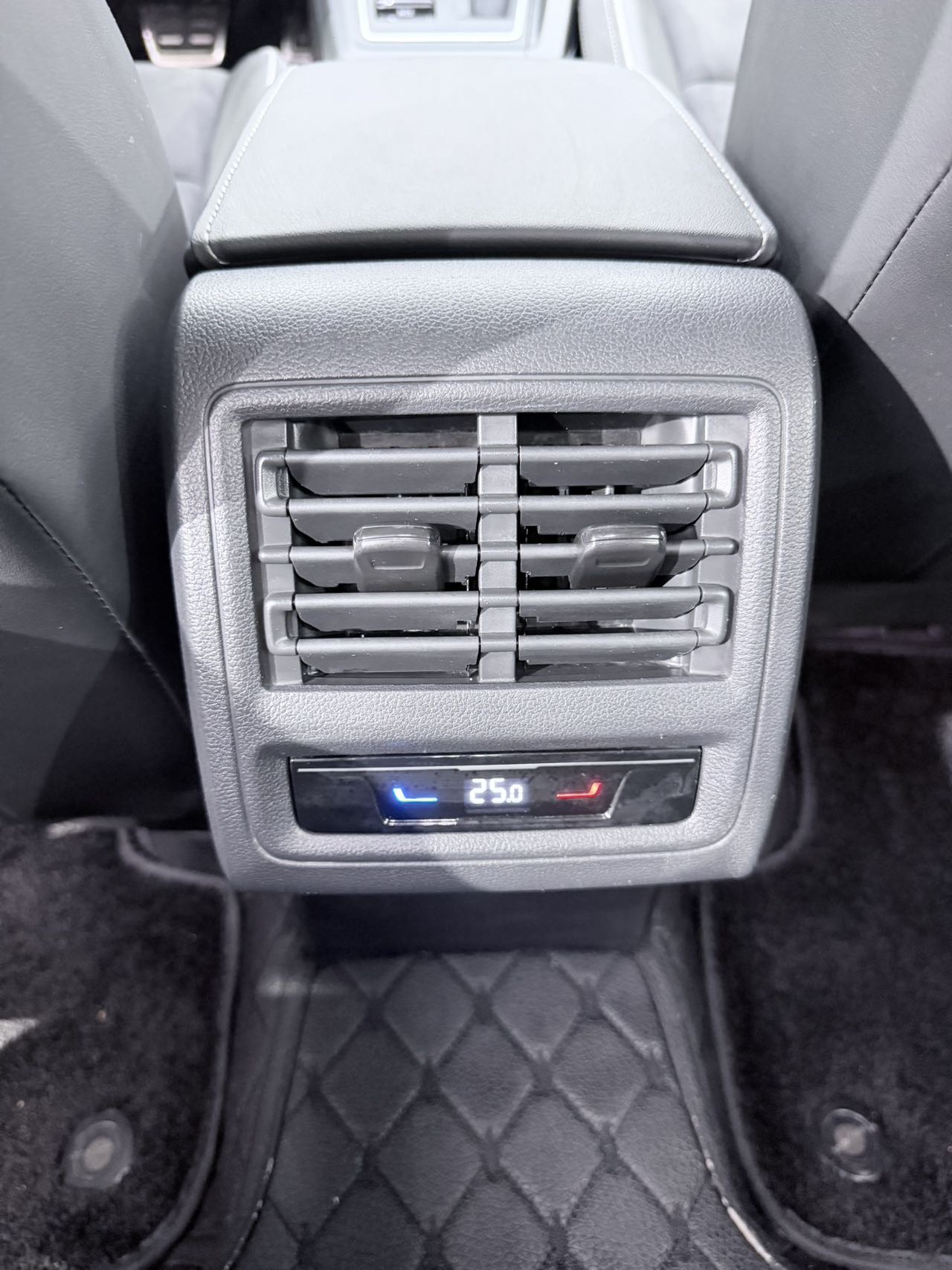 Volkswagen Golf 2022 car image #14