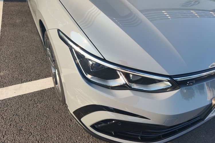 Volkswagen Golf 2024 car image #8