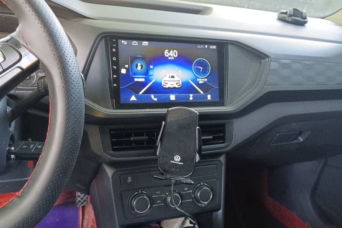 Volkswagen T-Cross 2020 #26 Volkswagen T-Cross 2020 car image #26