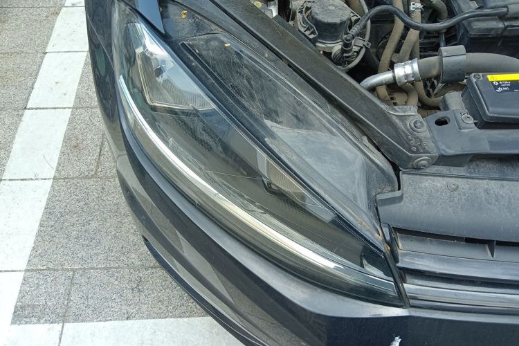 Volkswagen Golf 2020 car image #8