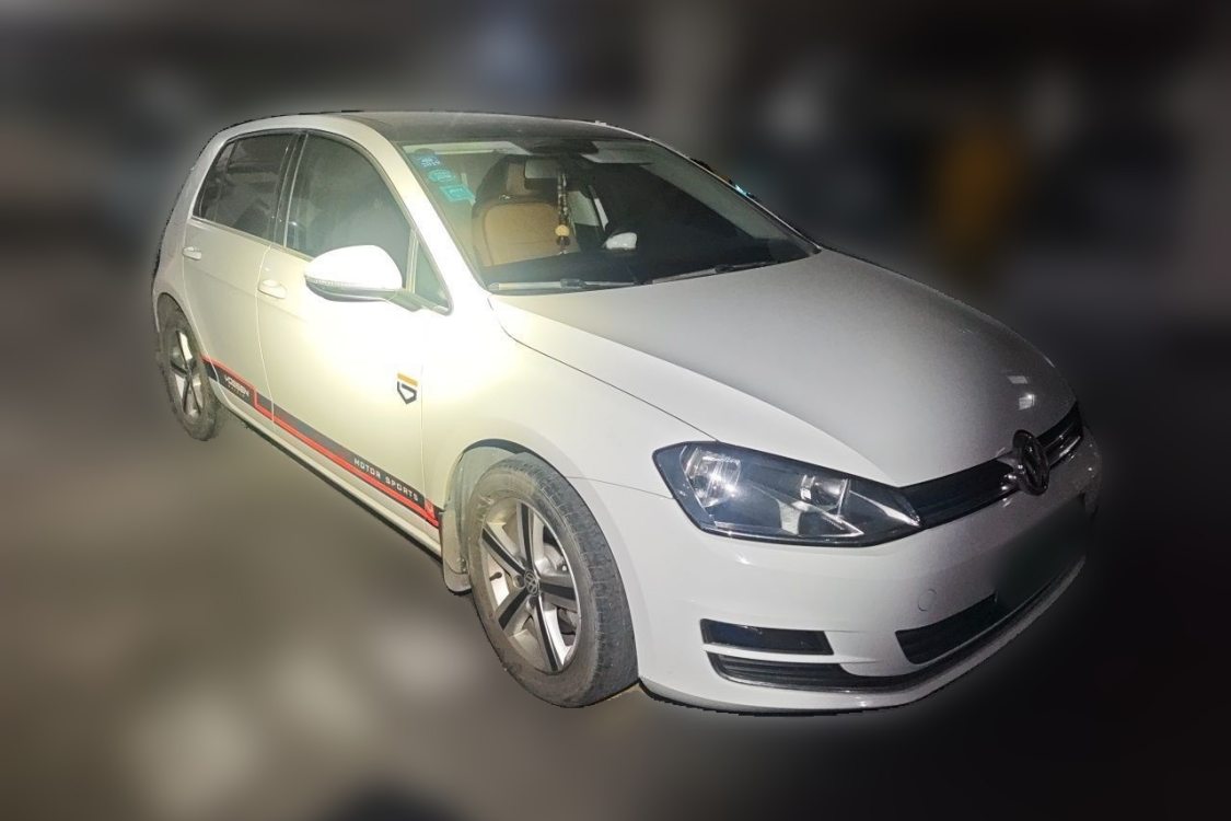 Volkswagen Golf 2015 car image #2