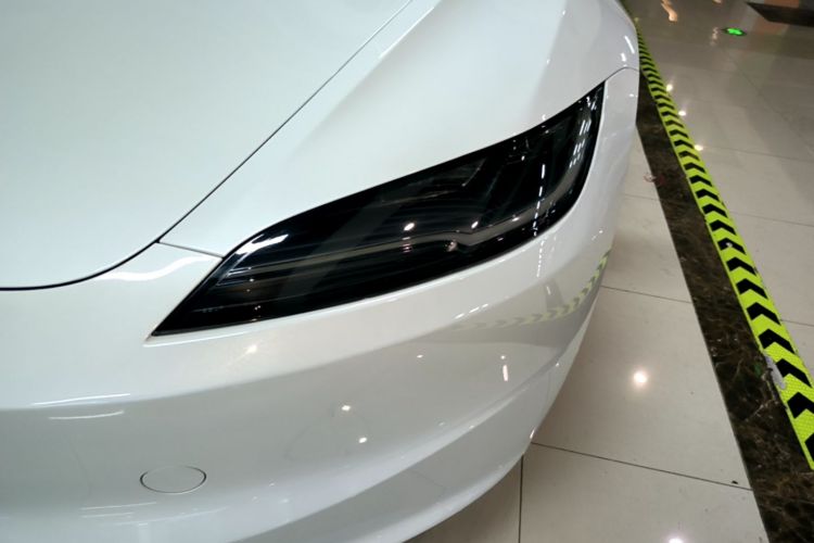 Tesla Model 3 2024 car image #25