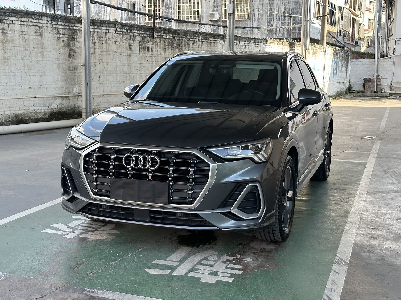 Audi Q3 2019 car image 