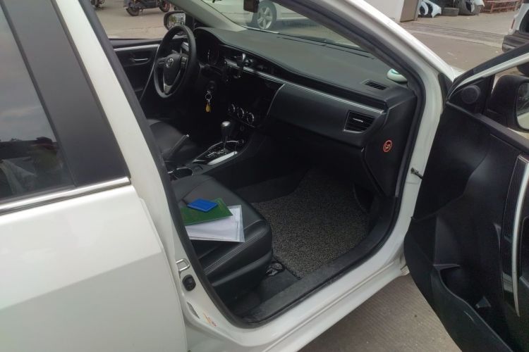 Toyota Corolla 2015 immagine di auto #21