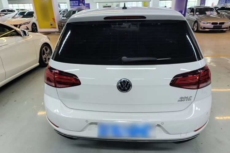 Volkswagen Golf 2020 car image #6