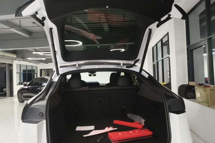 Tesla Model Y 2026 #24 Tesla Model Y 2026 car image #24