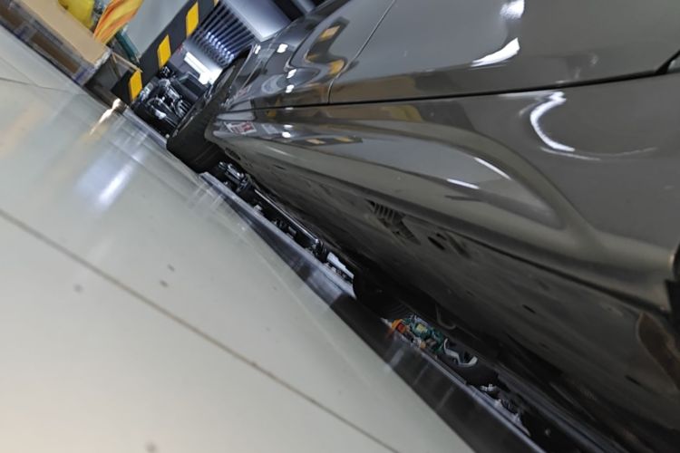 BMW 3 Series 2018 car image #27