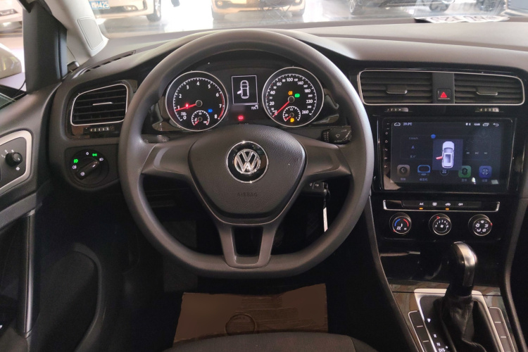 Volkswagen Golf 2019 imagen de coche #11