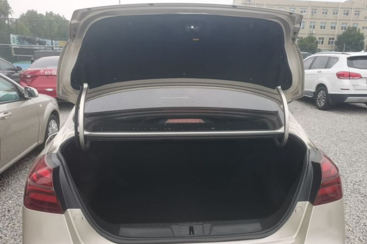GEELY Emgrand 2019 #21 GEELY Emgrand 2019 car image #21