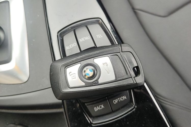 BMW 3 Series 2016 car image #9