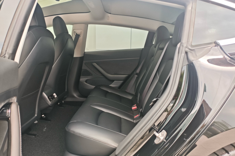 Tesla Model 3 2020 car image #27