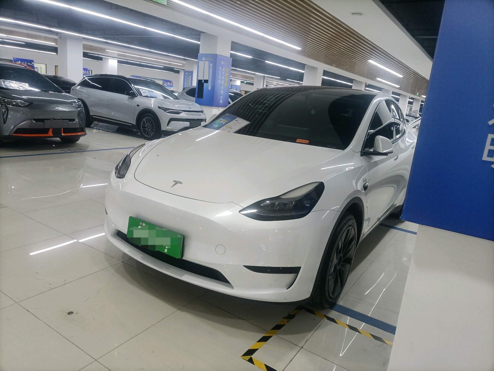 Tesla Model Y 2025 Tesla Model Y 2025 car image