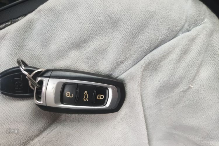 GEELY Emgrand GS 2017 car image #10