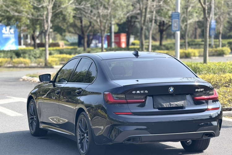 BMW 3 Series 2022 car image #5