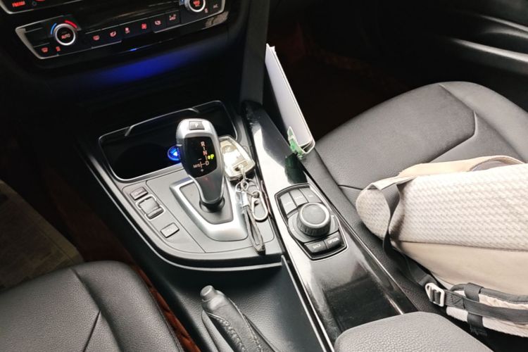 BMW 3 Series 2017 #14 BMW 3 Series 2017 car image #14
