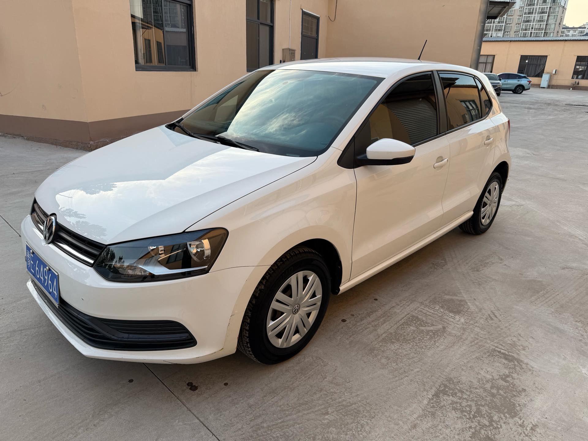 Volkswagen Polo 2016 image de voiture 