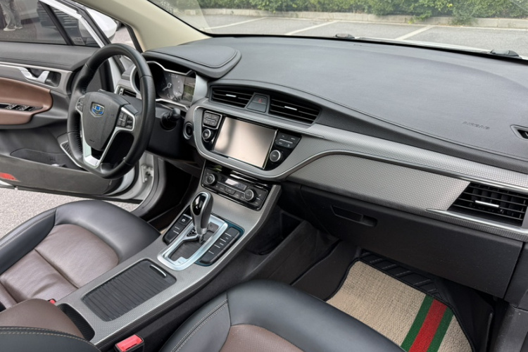 GEELY Emgrand GS 2017 car image #19