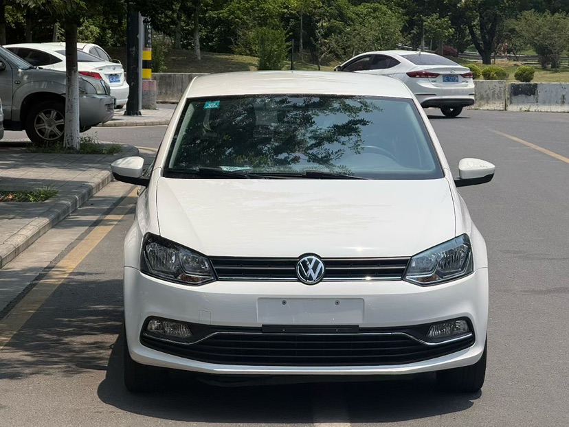 Volkswagen Polo 2015 immagine di auto #2