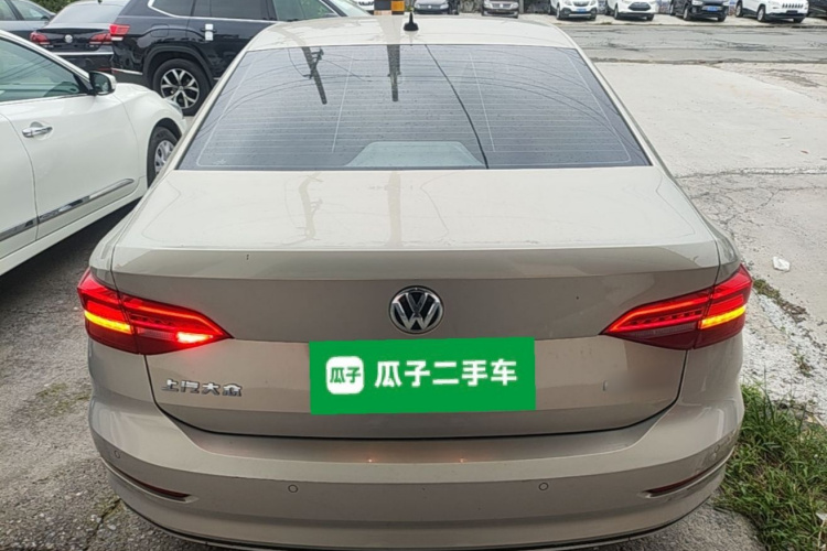 Volkswagen Lavida 2019 car image #6