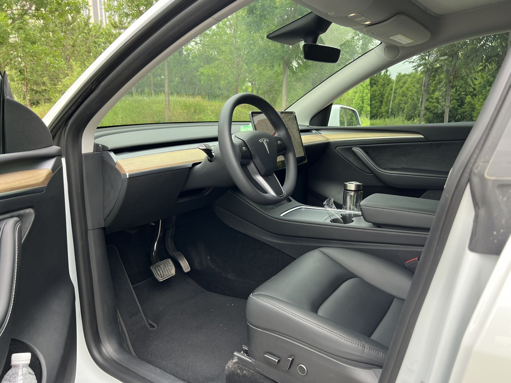 Tesla Model Y 2023 #6 Tesla Model Y 2023 car image #6