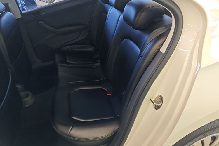 Volkswagen Santana 2020 car image #17