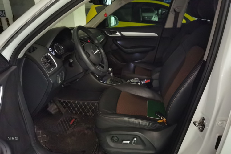 Audi Q3 2019 car image #17