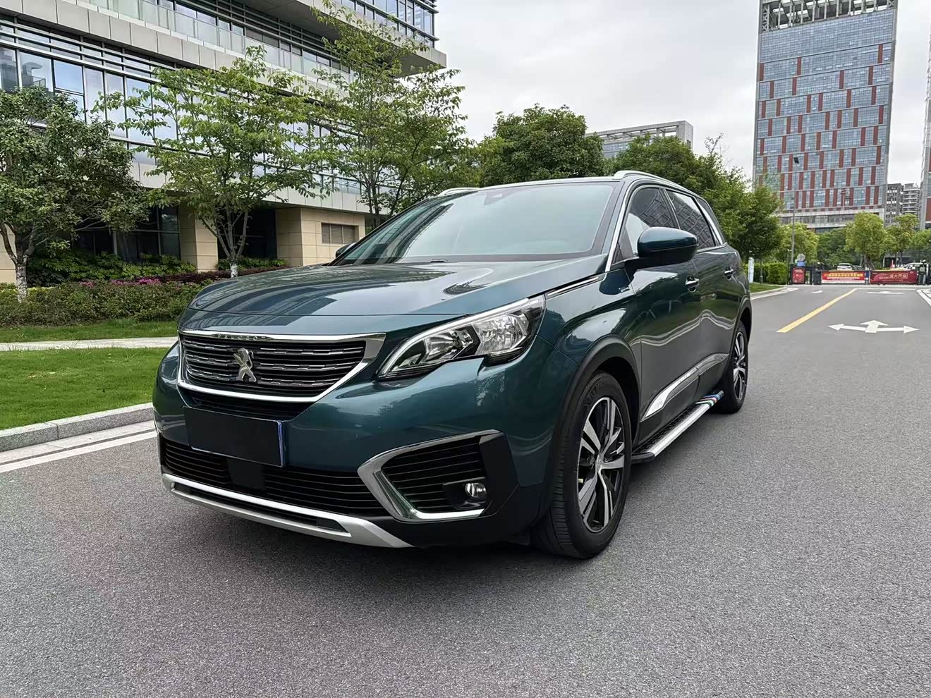 Peugeot 5008 2018 car image 