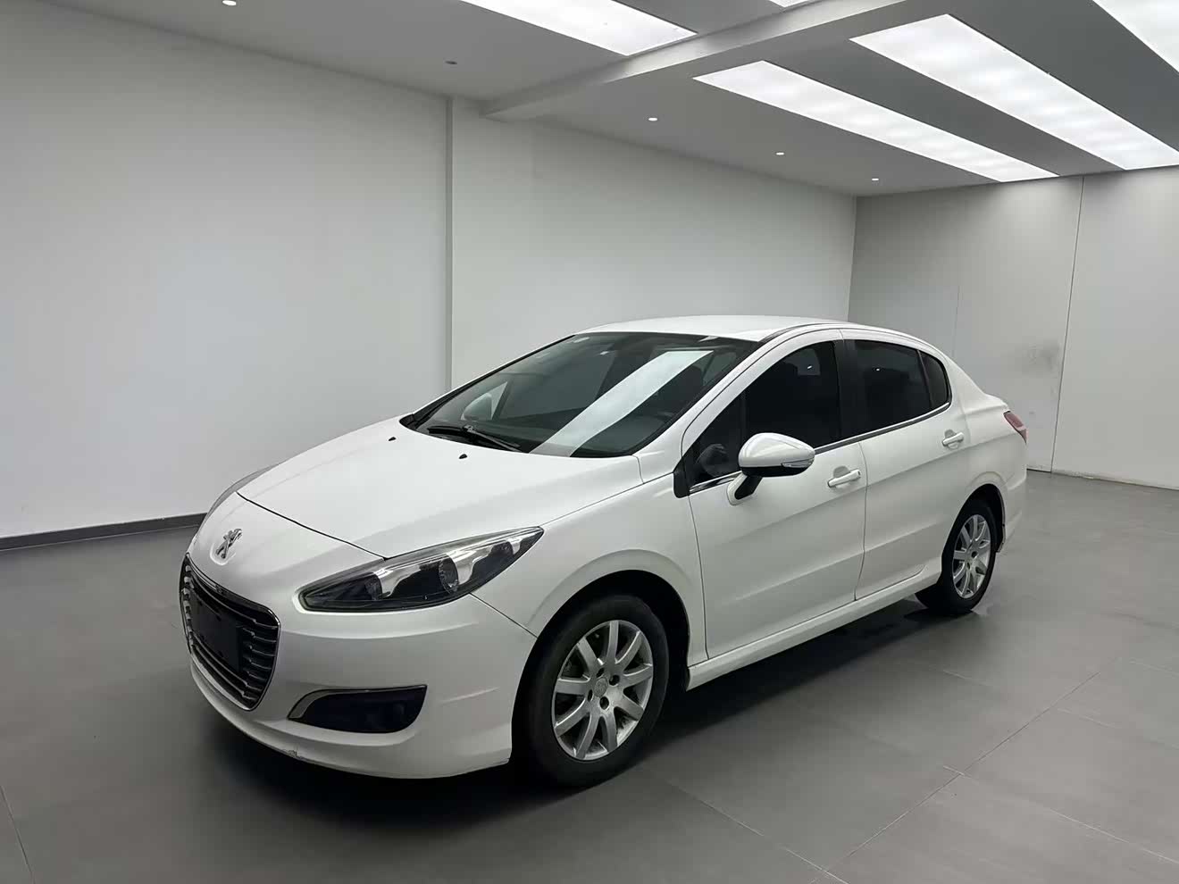 Peugeot 308 2013 car image 