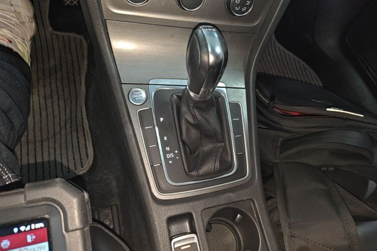 Volkswagen Golf 2016 car image #18