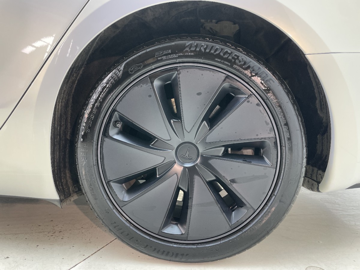 Tesla Model 3 2025 car image #11