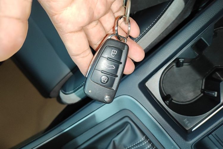 Audi Q3 2024 car image #9