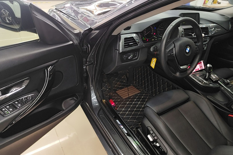 BMW 3 Series GT 2018 #16 BMW 3 Series GT 2018 car image #16
