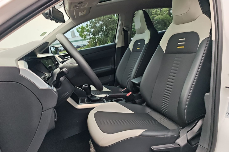 Volkswagen Polo 2019 car image #18