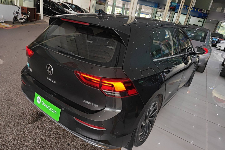 Volkswagen Golf 2021 car image #7