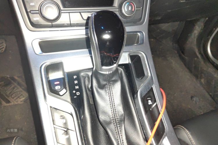 GEELY Emgrand 2019 car image #16